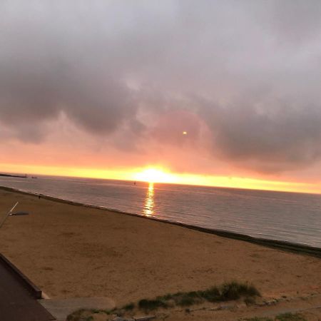 La Mouette Apartment Courseulles-sur-Mer Luaran gambar